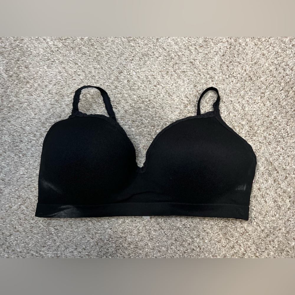 Victoria's Secret Black T-Shirt Bra with Seamless Cups